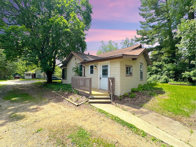 315 E Spruce St, Marshall, MI 49068 - view of front facade with dirt driveway