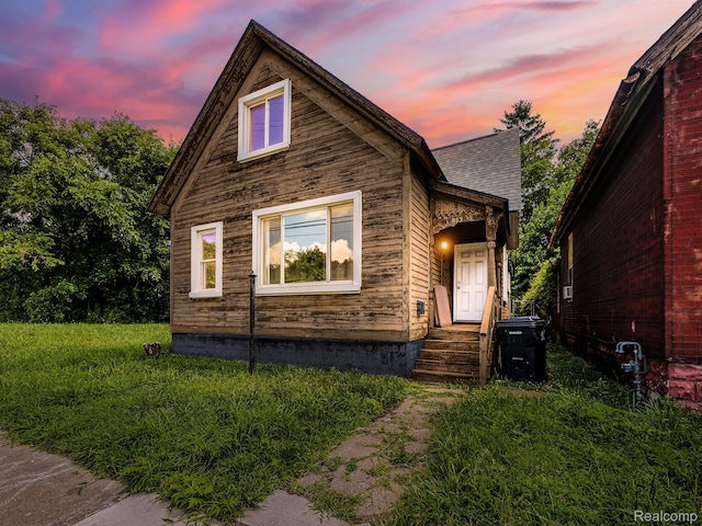 463 S Junction St, Detroit, MI 48209 - view of front of home featuring roof with shingles