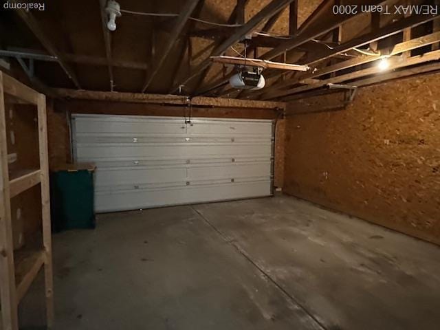 5936 Meadowview St, Ypsilanti, MI 48197 - garage with a garage door opener