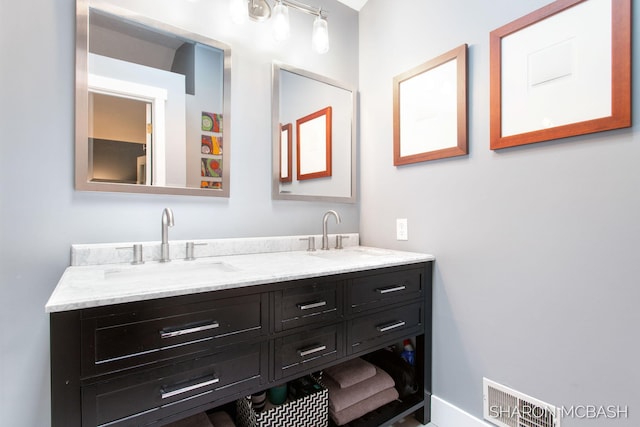 3348 Clearview Ln, Saugatuck, MI 49453 - full bath featuring double vanity