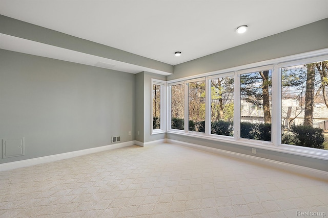 3013 Heron Pl, Bloomfield Hills, MI 48302 - unfurnished room featuring baseboards, light carpet, healthy amount of natural light, and recessed lighting