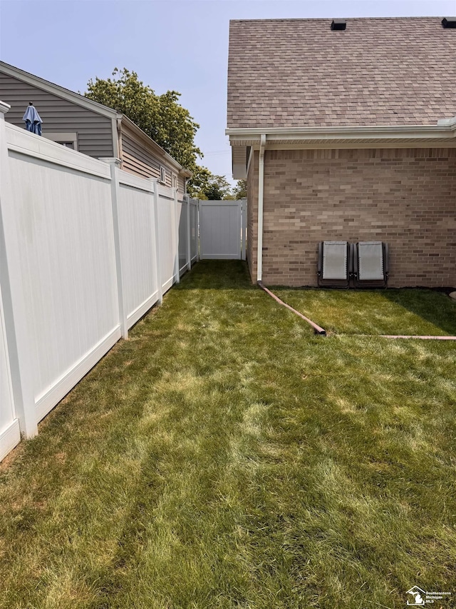 2446 8th St, Wyandotte, MI 48192 - view of yard