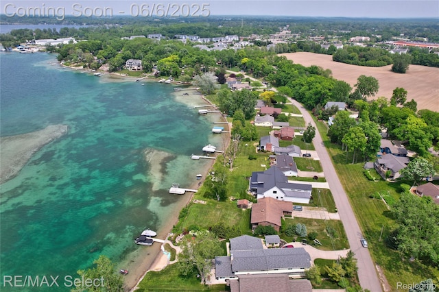 15496 Bealfred Dr, Fenton, MI 48430 - aerial overview of property's location featuring a nearby body of water and nearby suburban area