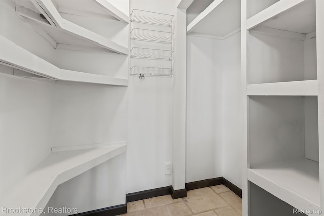 2995 Venice, Highland, MI 48356 - view of walk in closet