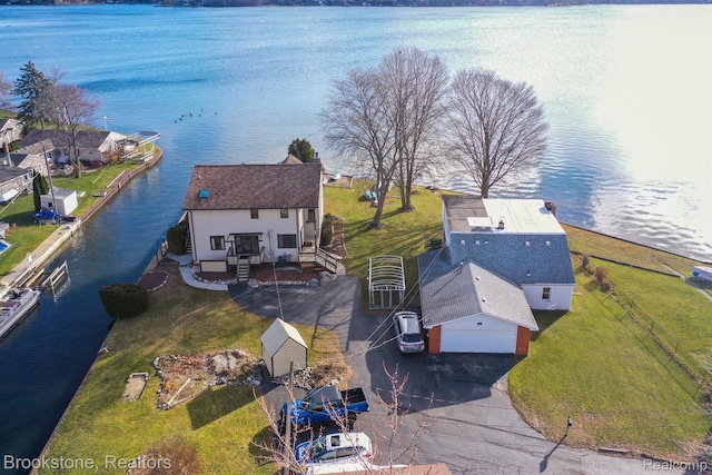 2995 Venice, Highland, MI 48356 - view from above of property featuring a large body of water