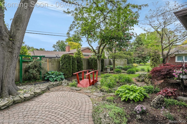 439 Barclay Rd, Grosse Pointe Farms, MI 48236 - view of yard with a patio
