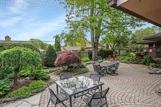 439 Barclay Rd, Grosse Pointe Farms, MI 48236 - fenced backyard featuring outdoor dining area and a patio