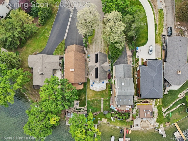 2734 Silverside Rd, Waterford, MI 48328 - aerial view of property's location with a large body of water