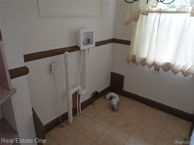 17127 Griggs St, Detroit, MI 48221 - washroom with washer hookup and baseboards