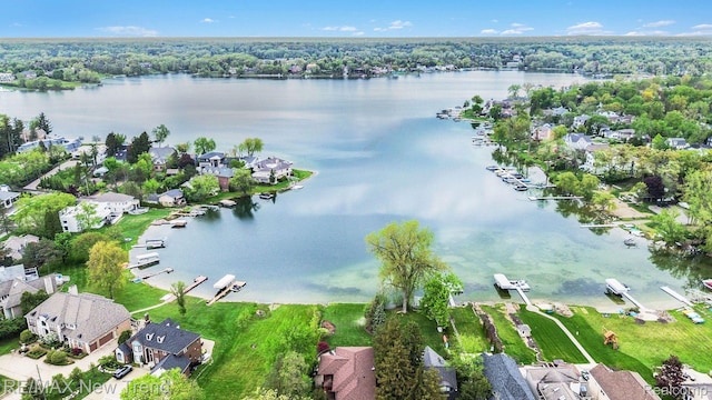 2337 Horseshoe Dr, West Bloomfield, MI 48322 - aerial view of property and surrounding area with a nearby body of water and nearby suburban area