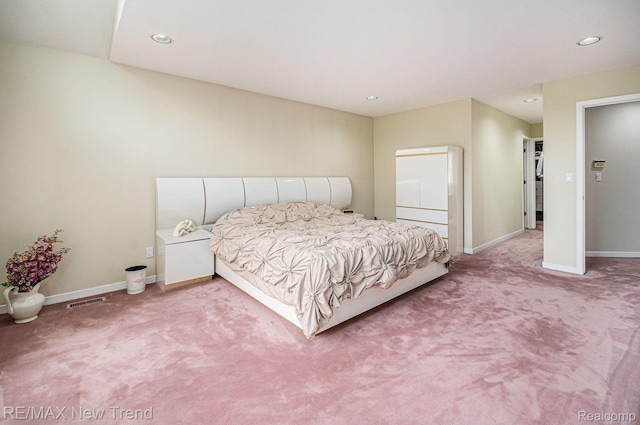 2337 Horseshoe Dr, West Bloomfield, MI 48322 - carpeted bedroom featuring baseboards and recessed lighting