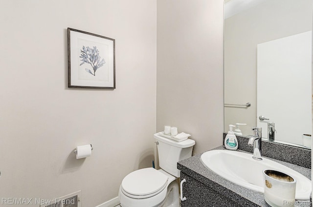2337 Horseshoe Dr, West Bloomfield, MI 48322 - half bath featuring toilet and vanity