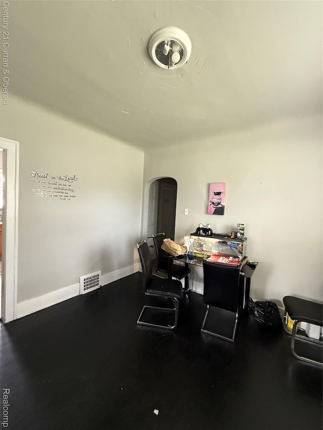 11647 Cascade St, Detroit, MI 48204 - dining room featuring arched walkways and an office area