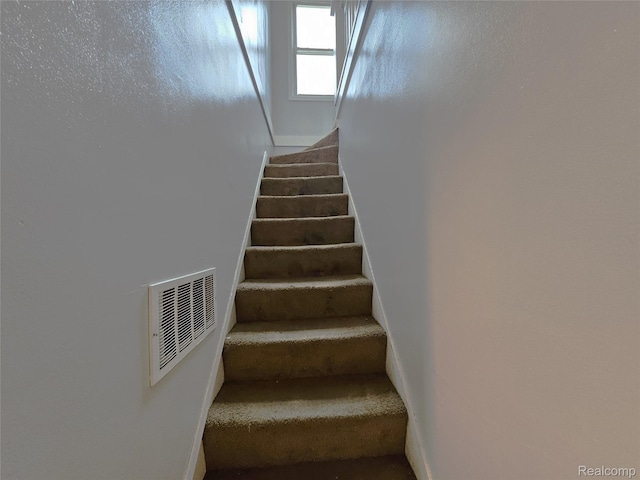 22189 Albion Ave, Farmington Hills, MI 48336 - stairway with baseboards