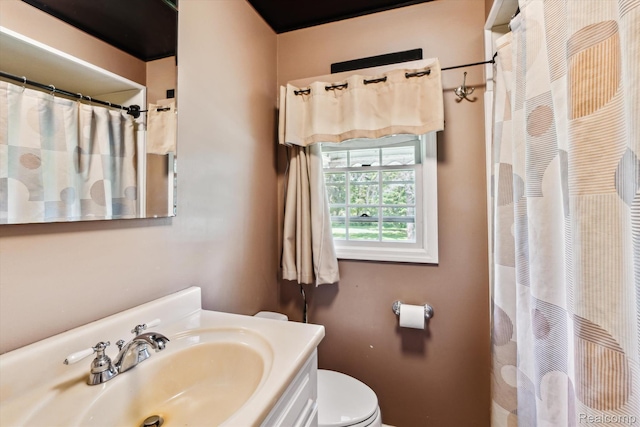 1250 W Thompson Rd, Fenton, MI 48430 - full bath with toilet, vanity, and curtained shower