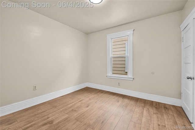 3851 Fredro St, Hamtramck, MI 48212 - empty room featuring baseboards and light wood finished floors
