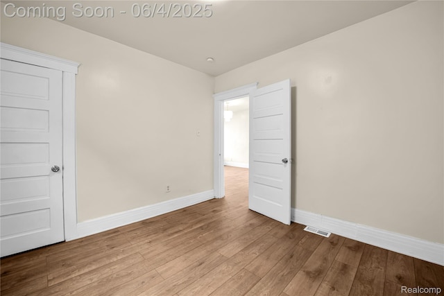 3851 Fredro St, Hamtramck, MI 48212 - unfurnished room with baseboards and wood finished floors