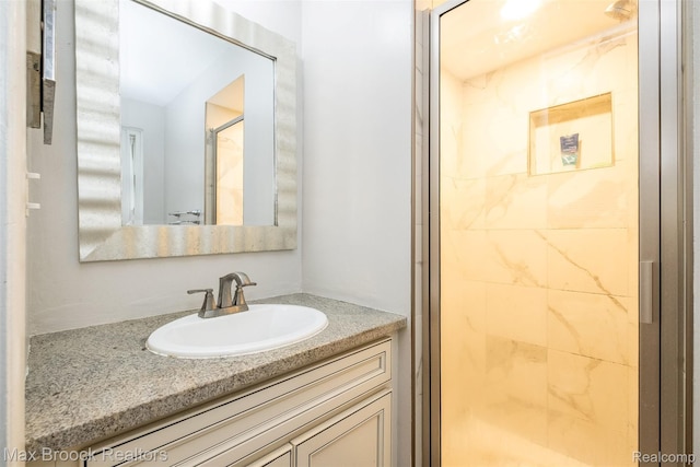 2655 Aspen Ln, Bloomfield Hills, MI 48302 - full bath featuring vanity and a stall shower