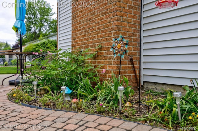 1378 Surrey Hts, Westland, MI 48186 - property entrance