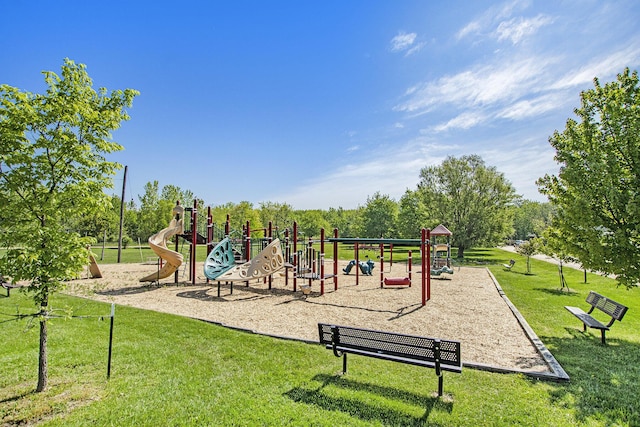 507 A Ave, South Haven, MI 49090 - community playground featuring a yard