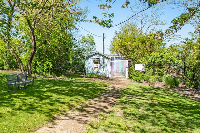 507 A Ave, South Haven, MI 49090 - view of yard with a gate