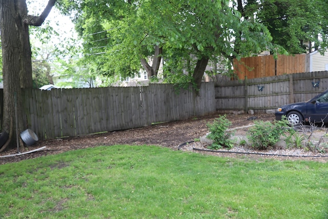 1223 Bemis St SE, Grand Rapids, MI 49506 - view of yard