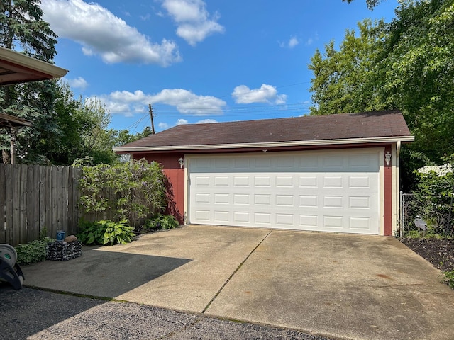 2069 Kenwood Dr, Flint, MI 48532 - view of detached garage