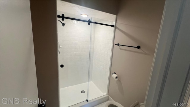 604 Millard Ave, Royal Oak, MI 48073 - full bathroom with a shower stall