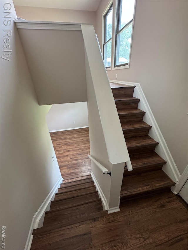 604 Millard Ave, Royal Oak, MI 48073 - stairway with wood finished floors and baseboards