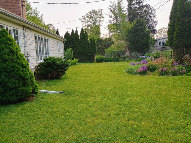 1635 Woodside Dr, East Lansing, MI 48823 - view of green lawn