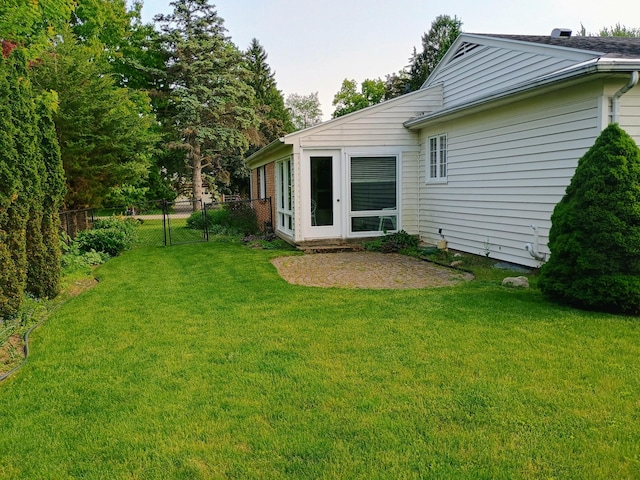 1635 Woodside Dr, East Lansing, MI 48823 - view of yard