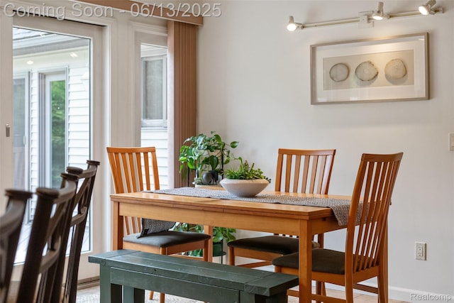 4230 Mill Lake Rd, Lake Orion, MI 48360 - view of dining room