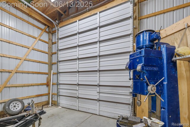 4230 Mill Lake Rd, Lake Orion, MI 48360 - view of garage