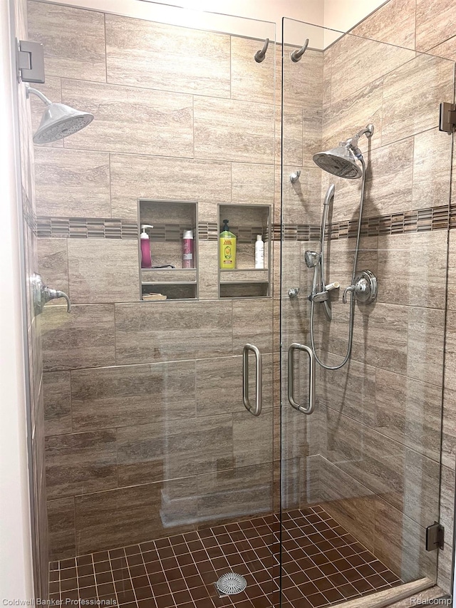 4264 W Benjamin Rd, Perry, MI 48872 - bathroom featuring a stall shower