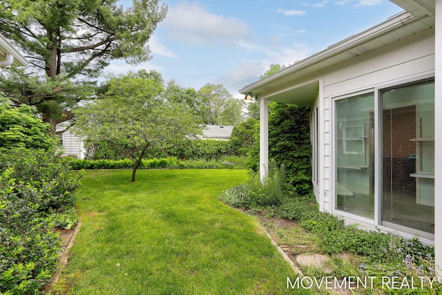 1001 Cricklewood St SW, Wyoming, MI 49509 - view of green lawn