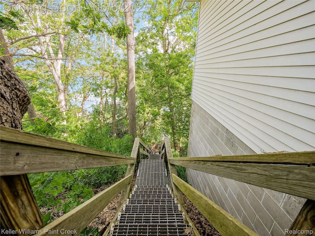 227 Ora Rd, Oxford, MI 48371 - view of staircase