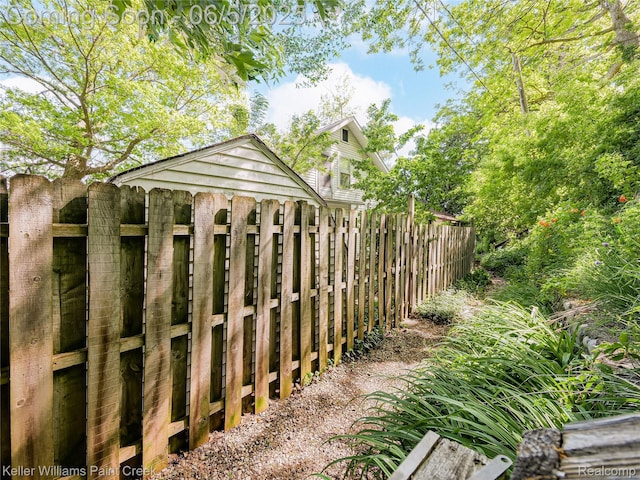 227 Ora Rd, Oxford, MI 48371 - view of yard