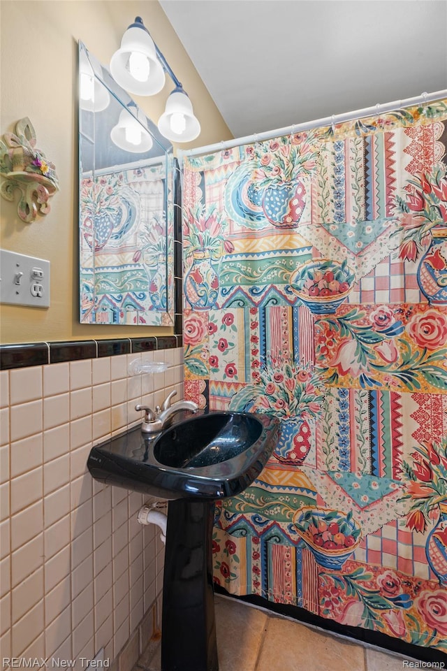 4044 Fieldview Ave, West Bloomfield, MI 48324 - full bathroom featuring tile patterned flooring and tile walls
