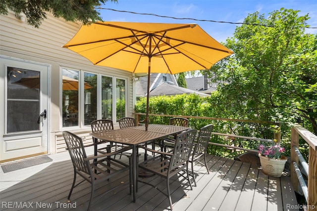 4044 Fieldview Ave, West Bloomfield, MI 48324 - wooden terrace featuring outdoor dining space