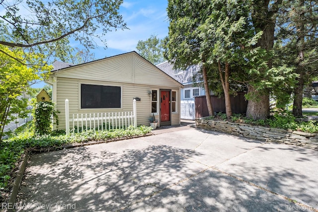 4044 Fieldview Ave, West Bloomfield, MI 48324 - view of front of home featuring a patio