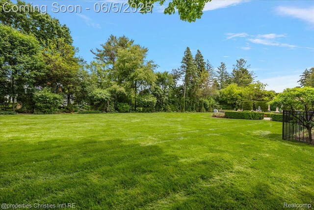 328 Barden Rd, Bloomfield Hills, MI 48304 - photo 17