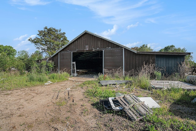 19146 Fairchild Rd, Constantine, MI 49042 - view of pole building with driveway