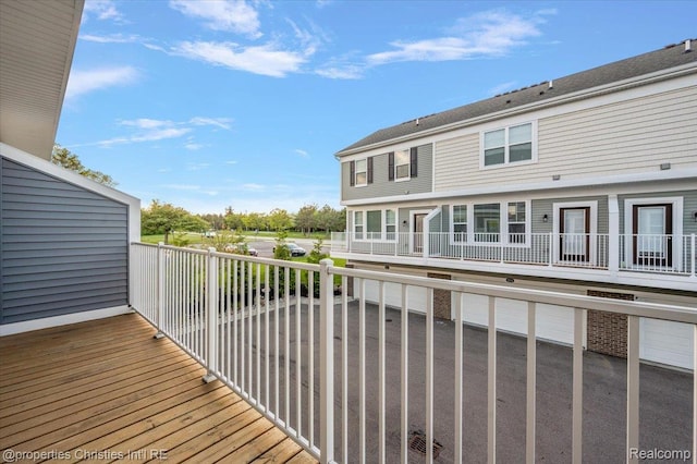 4953 Treeside Ln, Troy, MI 48098 - view of deck