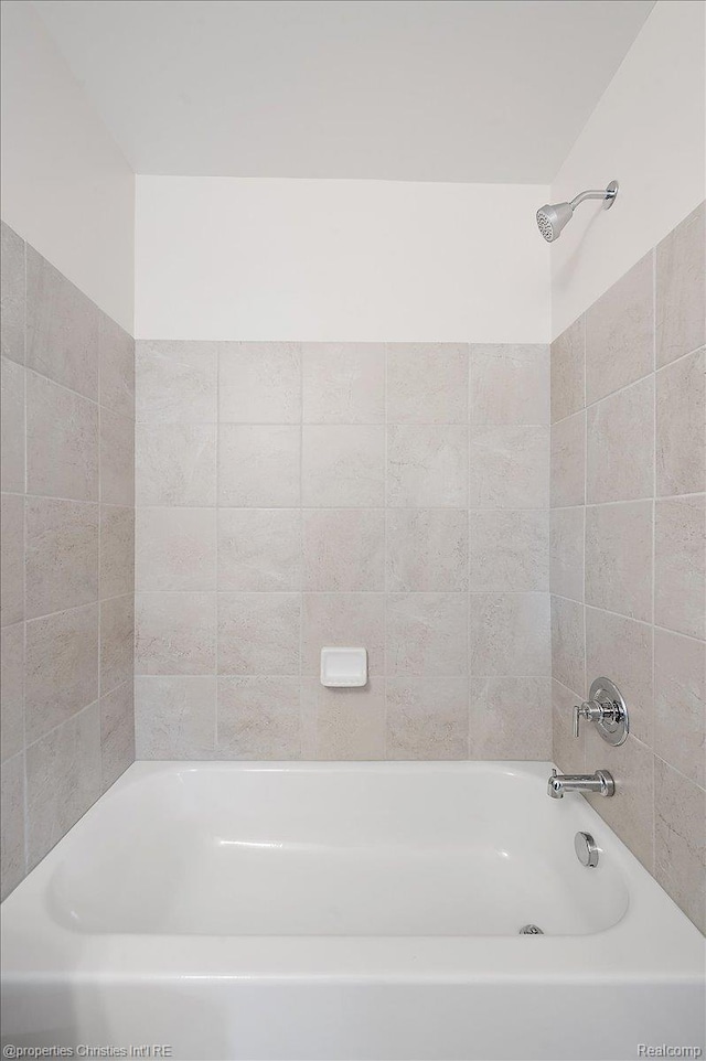 4953 Treeside Ln, Troy, MI 48098 - view of bathroom