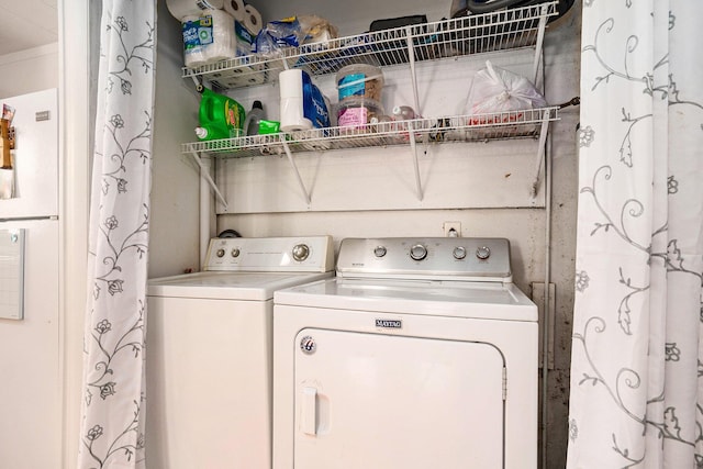 734 Hiways Ave, South Haven, MI 49090 - laundry area with washing machine and clothes dryer