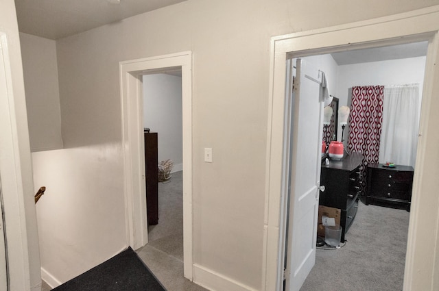 760 Algonquin St, Detroit, MI 48215 - corridor featuring carpet