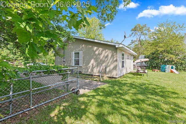 501 Front St, Holly, MI 48442 - view of home's exterior