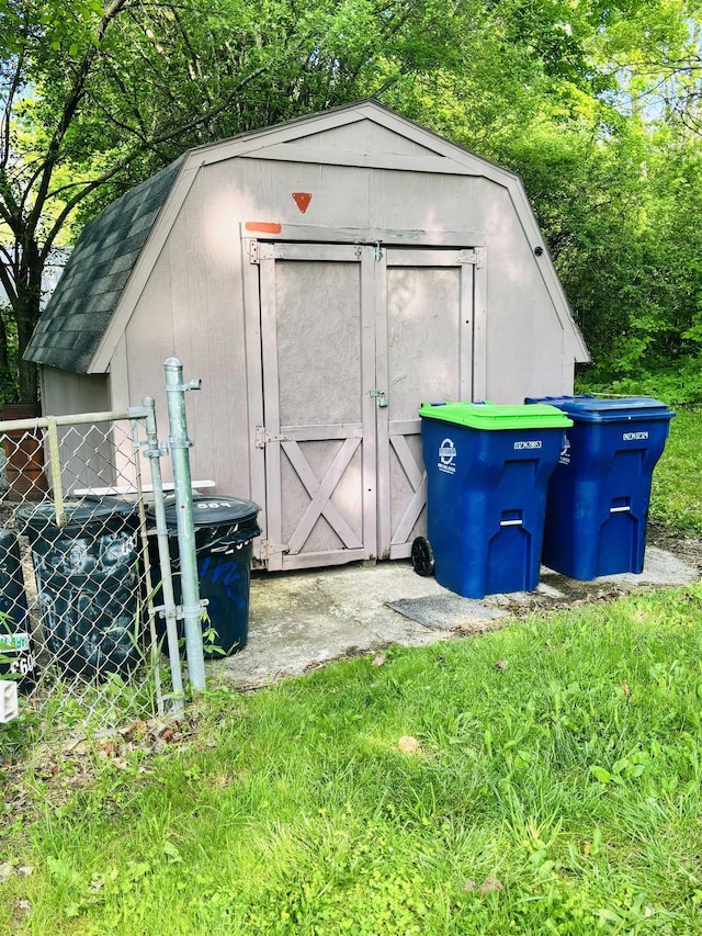 2093 California Ave, Bridgeport, MI 48601 - view of shed