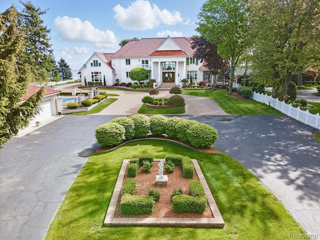4326 Gratiot Ave, Port Huron, MI 48060 - view of front facade featuring driveway