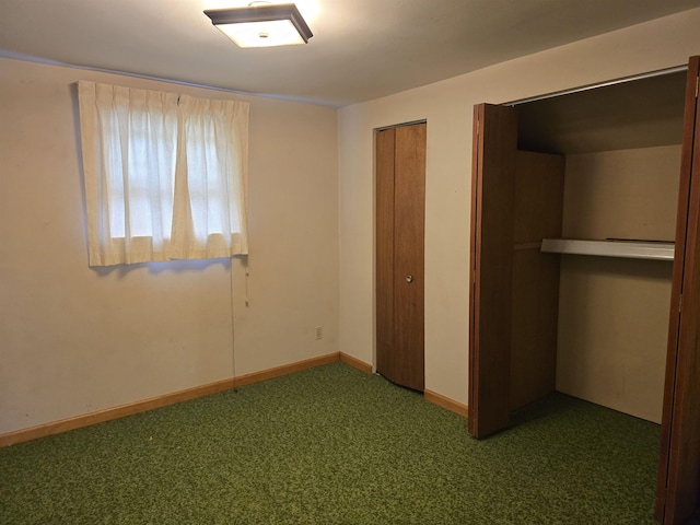 460 Westcombe Ave, Flint, MI 48503 - unfurnished bedroom with carpet flooring and baseboards